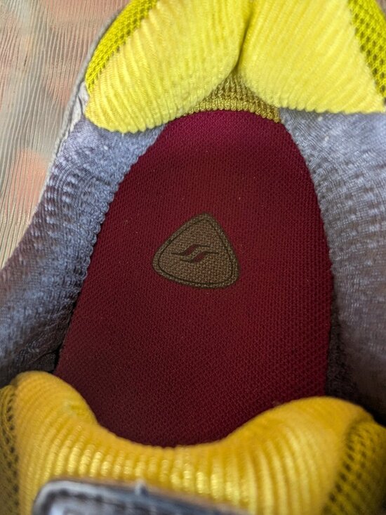 Women's Brooks Ghost 6 Running Shoes Size 9 Wide - Picture 11 of 12